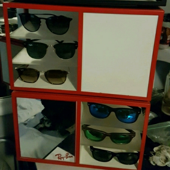 17 RayBans to pick from & display case great colle - Picture 2 of 3
